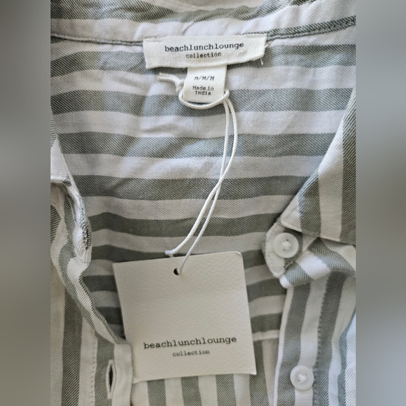Beachlunchlounge Grey and White Striped Short Sleeve Button Up Blouse Size Med - Picture 4 of 7